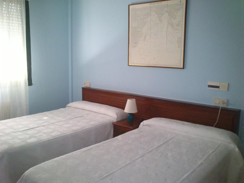 Hotel Brisamar Banugues Room photo